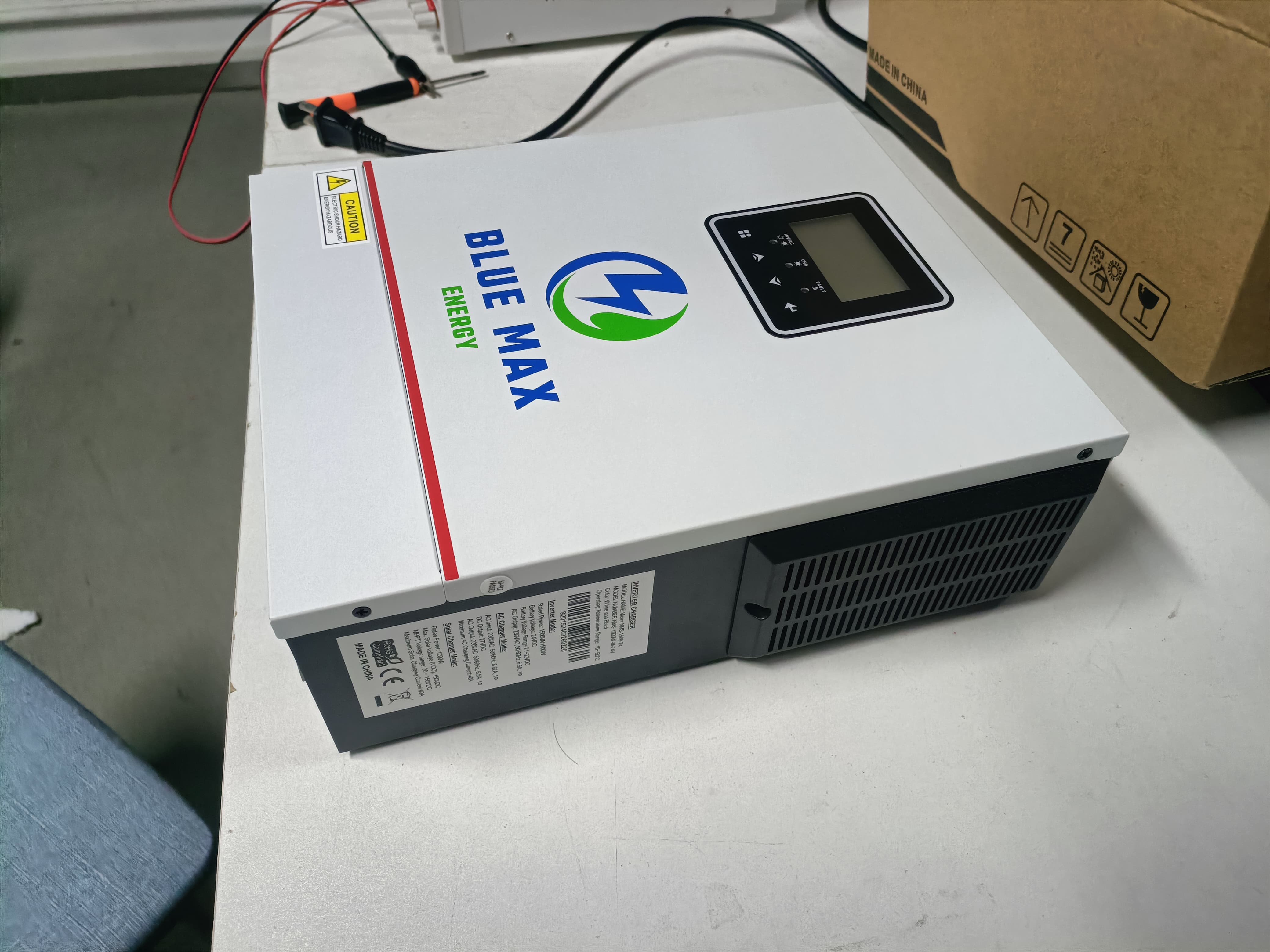 Bluemax 1.5KW 24VDC Hybrid Solar Inverter